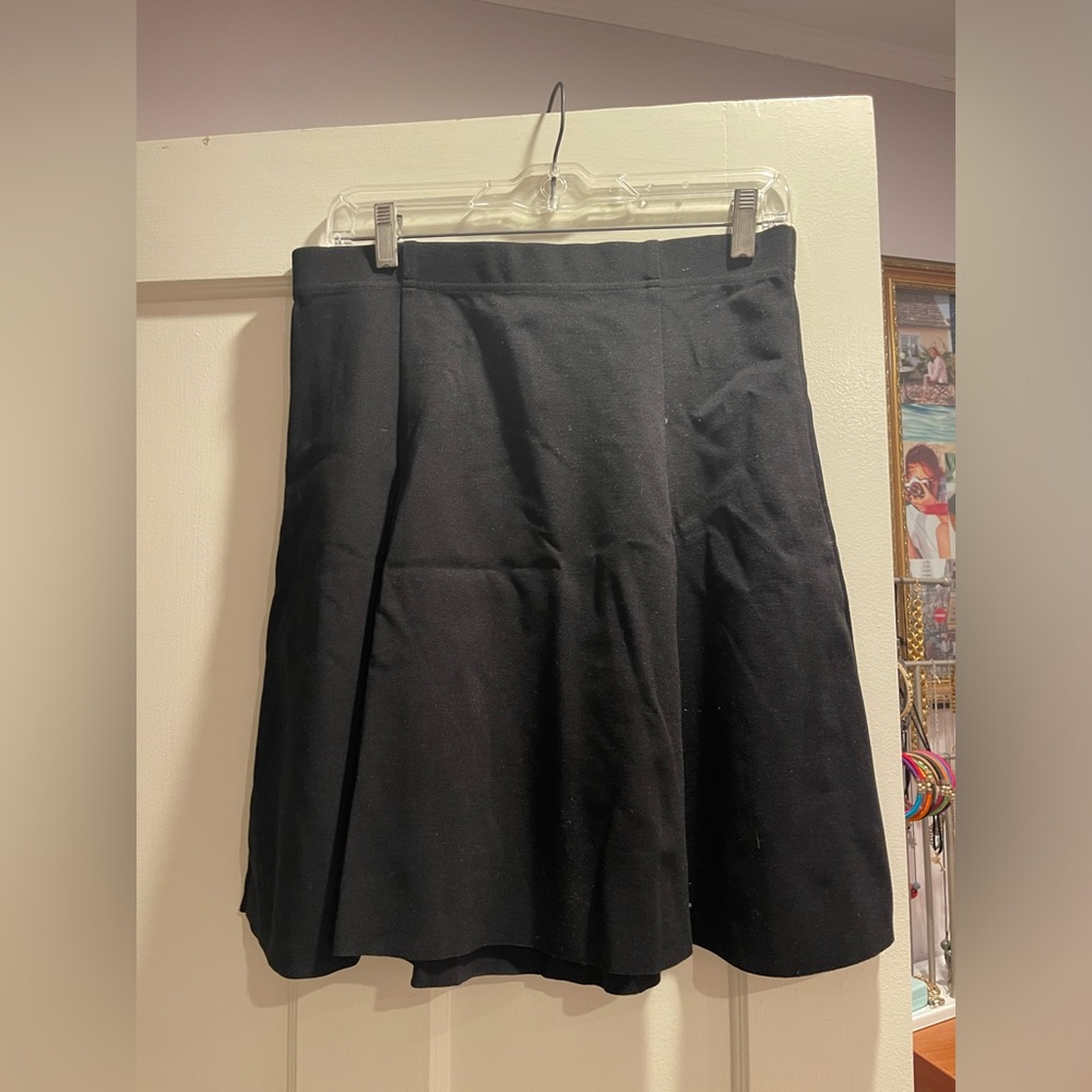 New with tags simple black stretch flared skirt